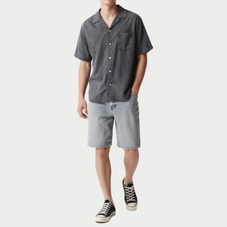 street-trendy-fashion-short-sleeved-shirt-men